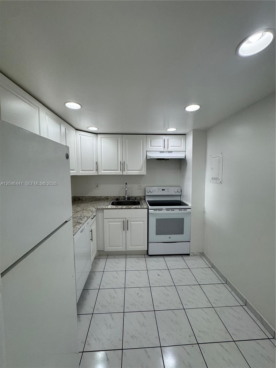 16710 NE 9th Ave # 305, North Miami Beach FL 33162 photo 4