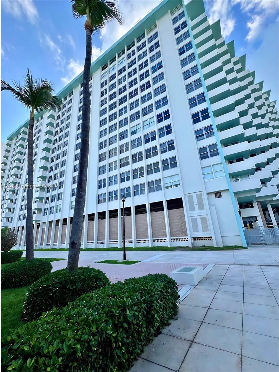 2899 Collins Ave # 905, Miami Beach FL 33140