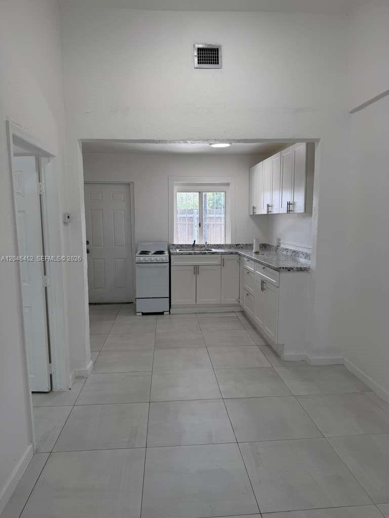 1049 NW 95th St # A2, Miami FL 33150 photo 3