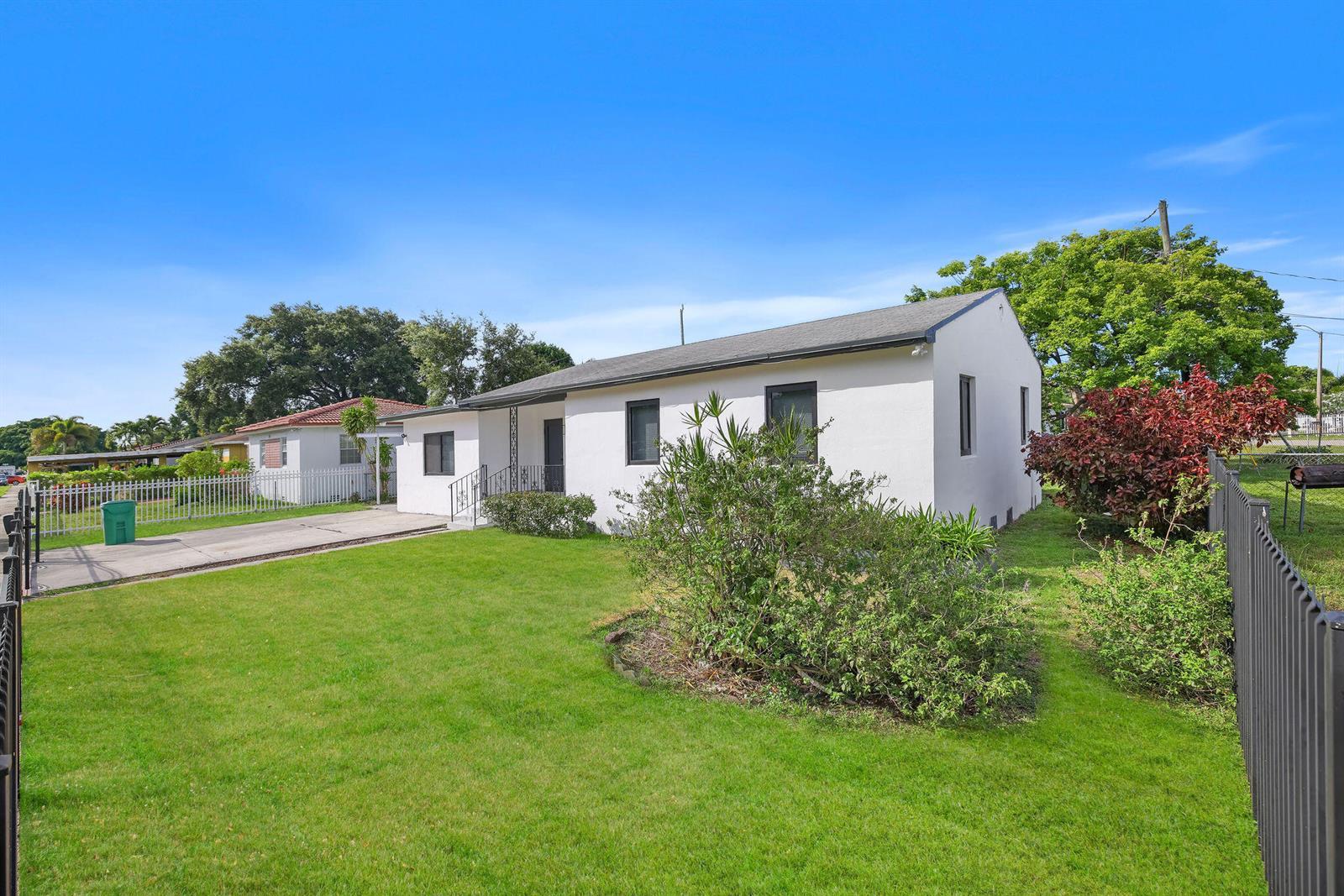 9001 NW 32nd Court Road, Miami FL 33147 photo 2