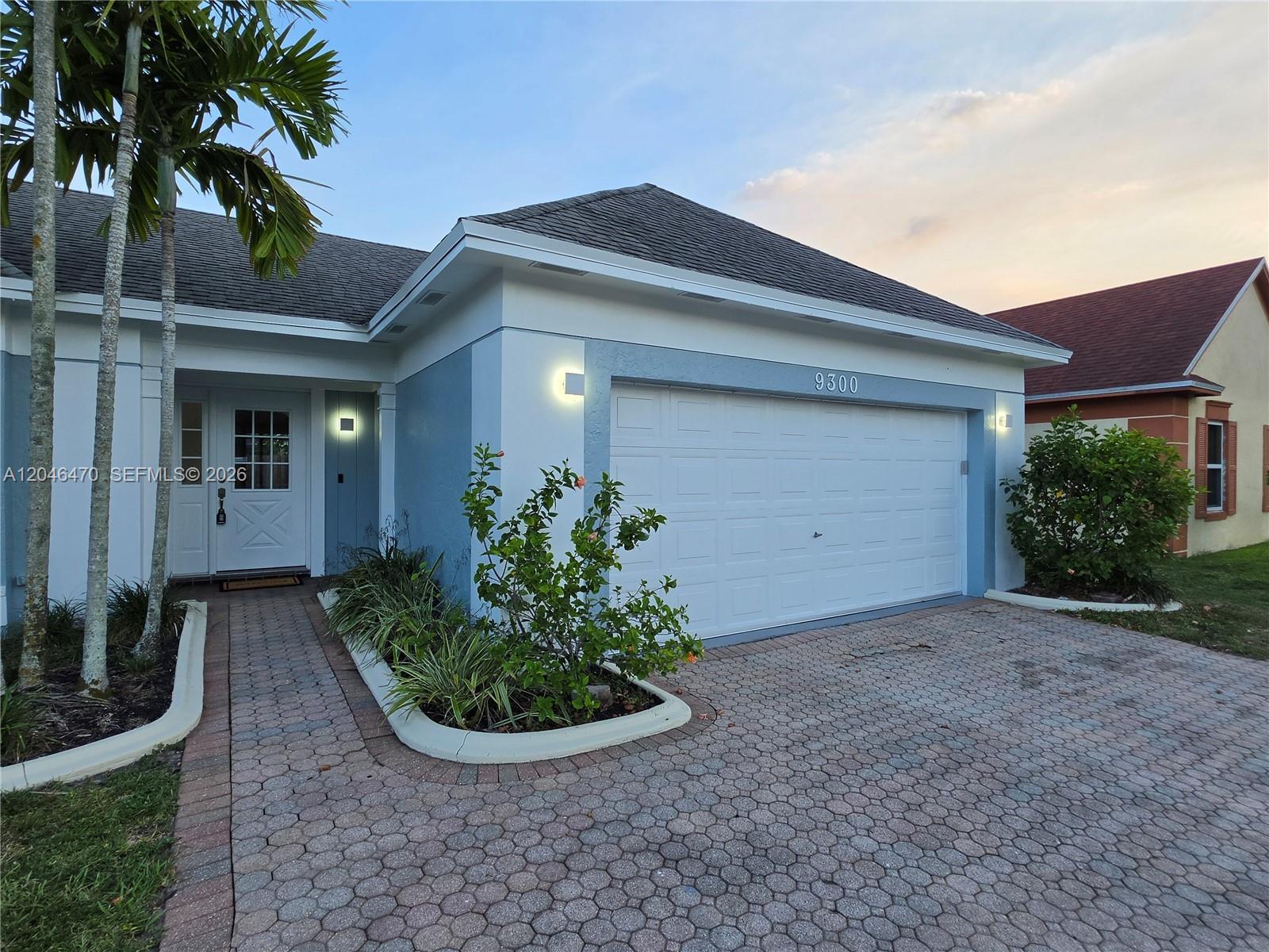 9300 Dunhill Dr, Miramar FL 33025 photo 2