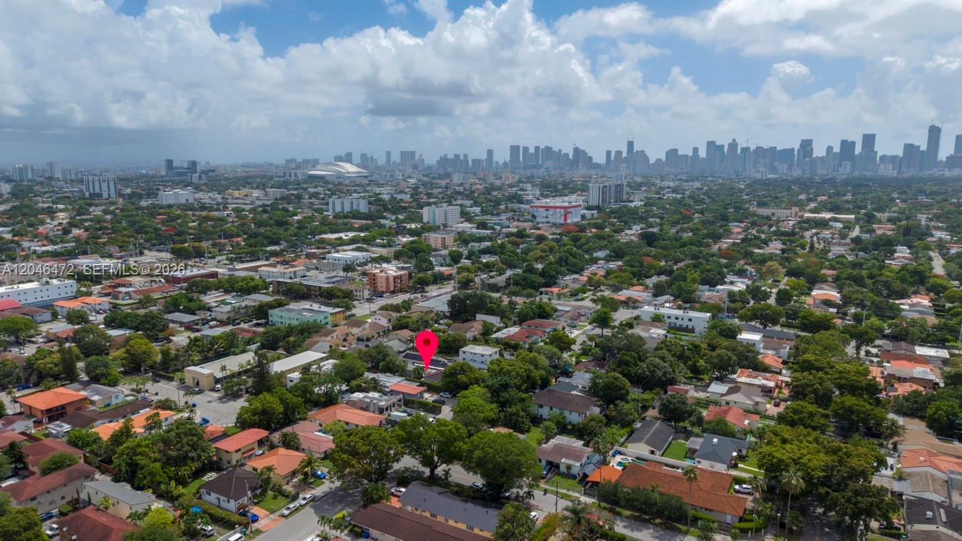 Miami, FL 33135 photo 3