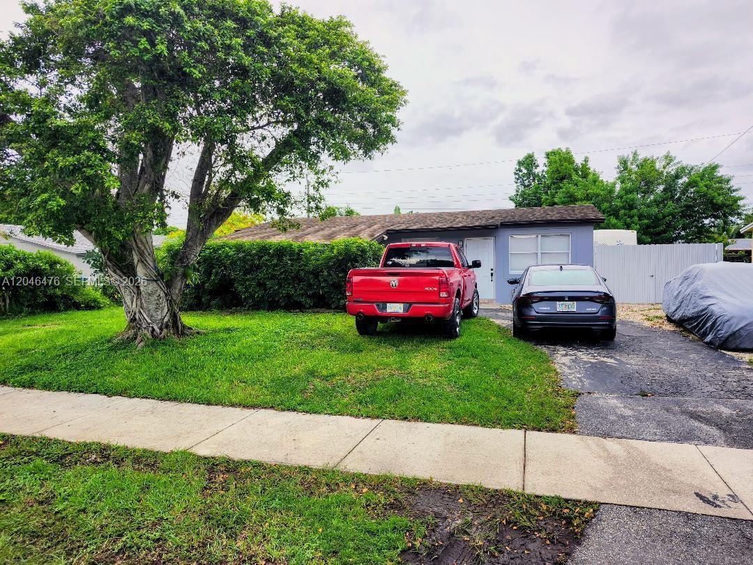 4301 NW 59th Ct, North Lauderdale FL 33319 photo 2