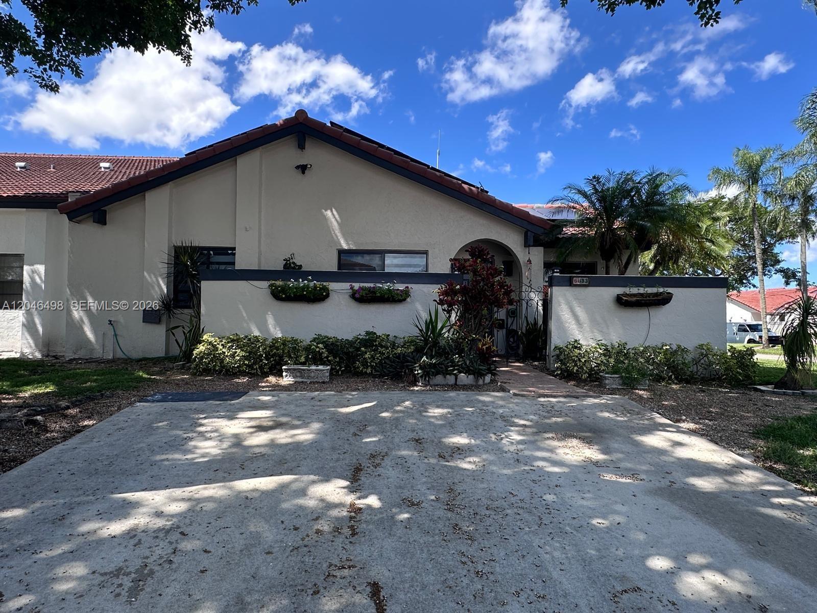 6633 NW 178th Ter, Hialeah FL 33015