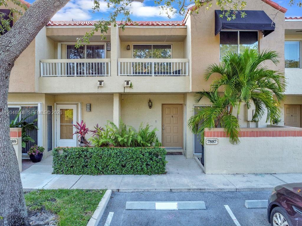 7887 NW 7th Ct, Plantation FL 33324