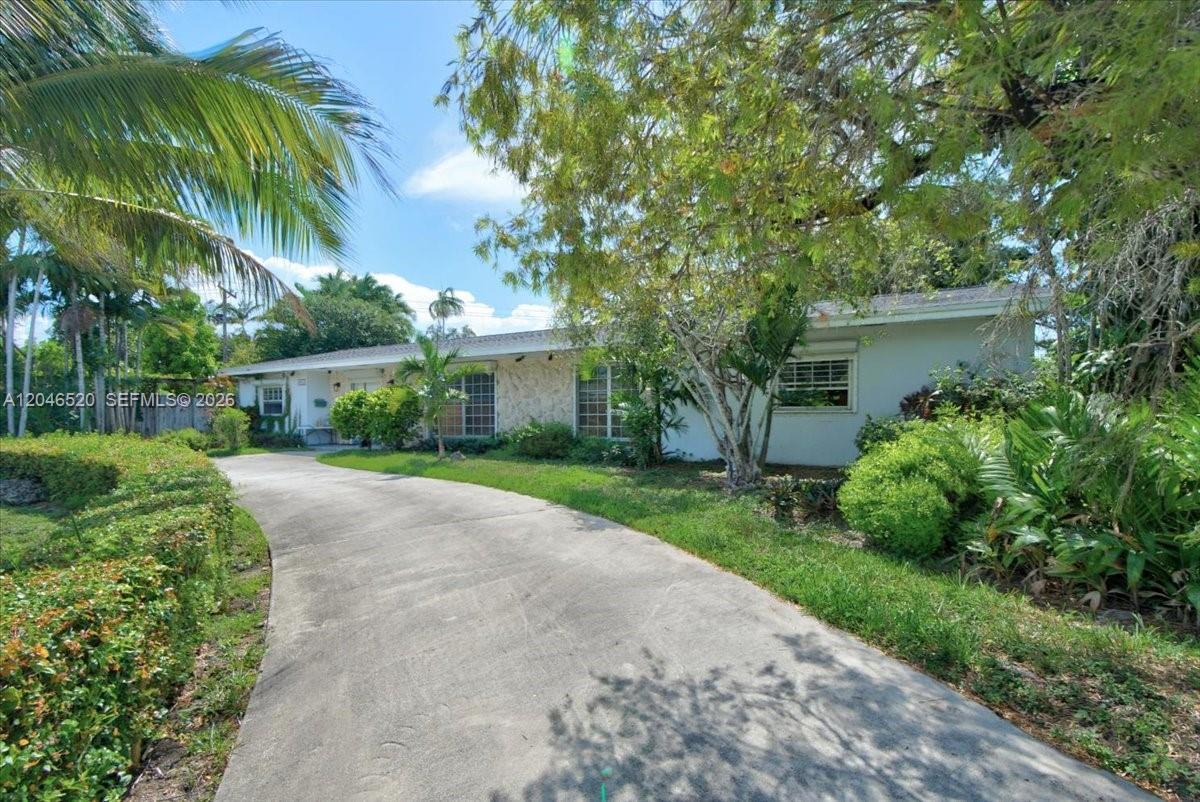 9841 SW 157th Ter, Miami FL 33157 photo 2