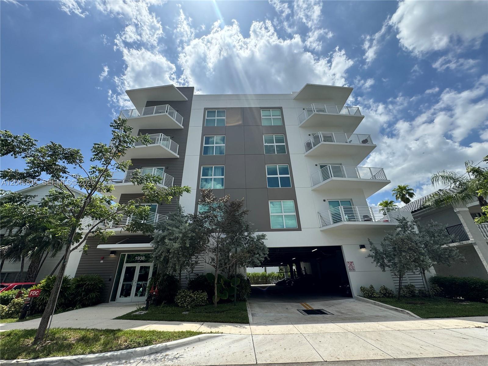 1938 Jackson St # 503, Hollywood FL 33020