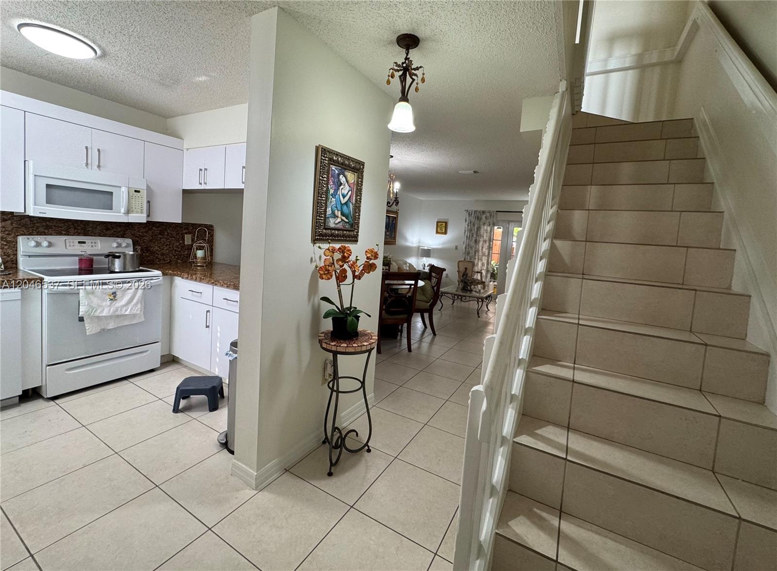 2365 W 74th St, Hialeah FL 33016