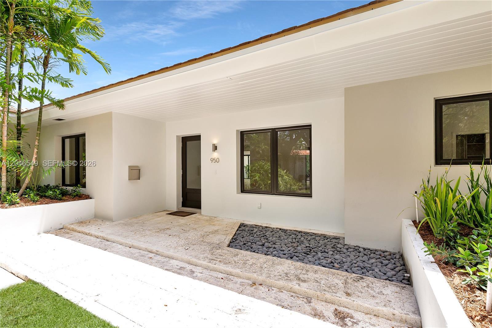 950 Bayamo Ave, Coral Gables FL 33146 photo 5