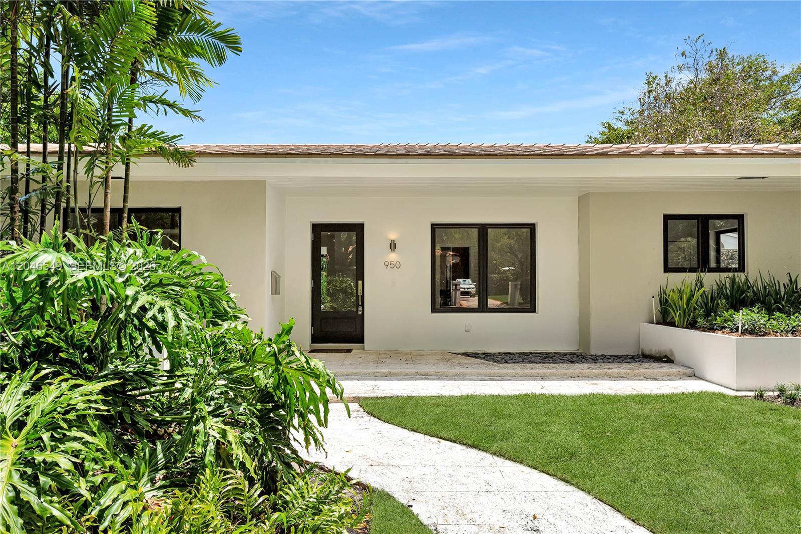 950 Bayamo Ave, Coral Gables FL 33146 photo 4