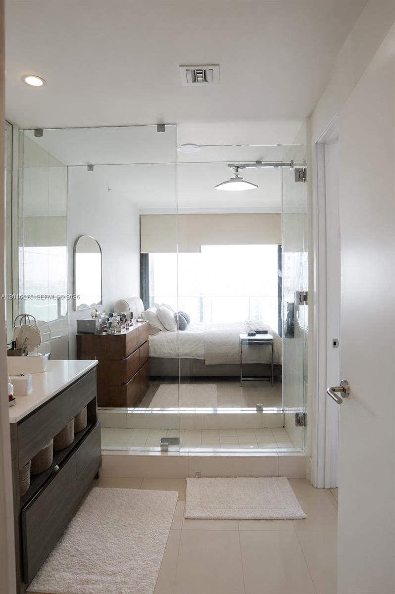 460 NE 28th St # 802, Miami FL 33137 photo 4