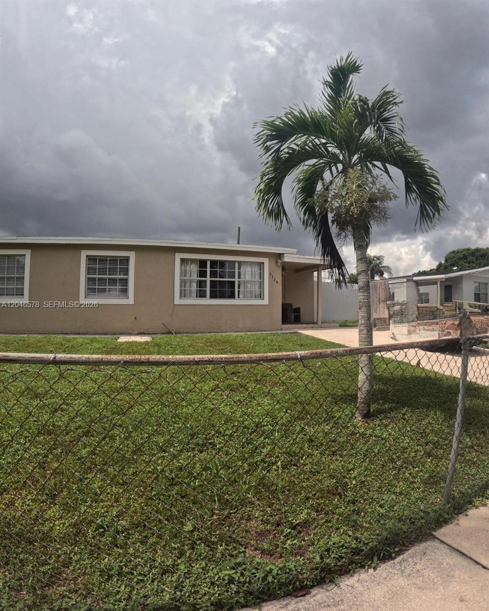 5720 SW 38th Ct # 5720, Davie FL 33314 photo 2