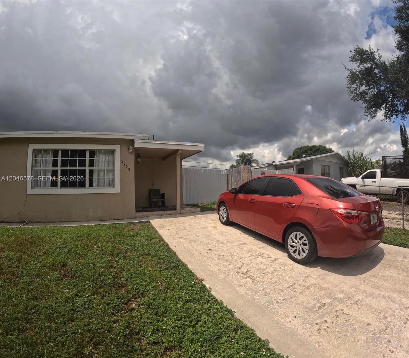 5720 SW 38th Ct # 5720, Davie FL 33314