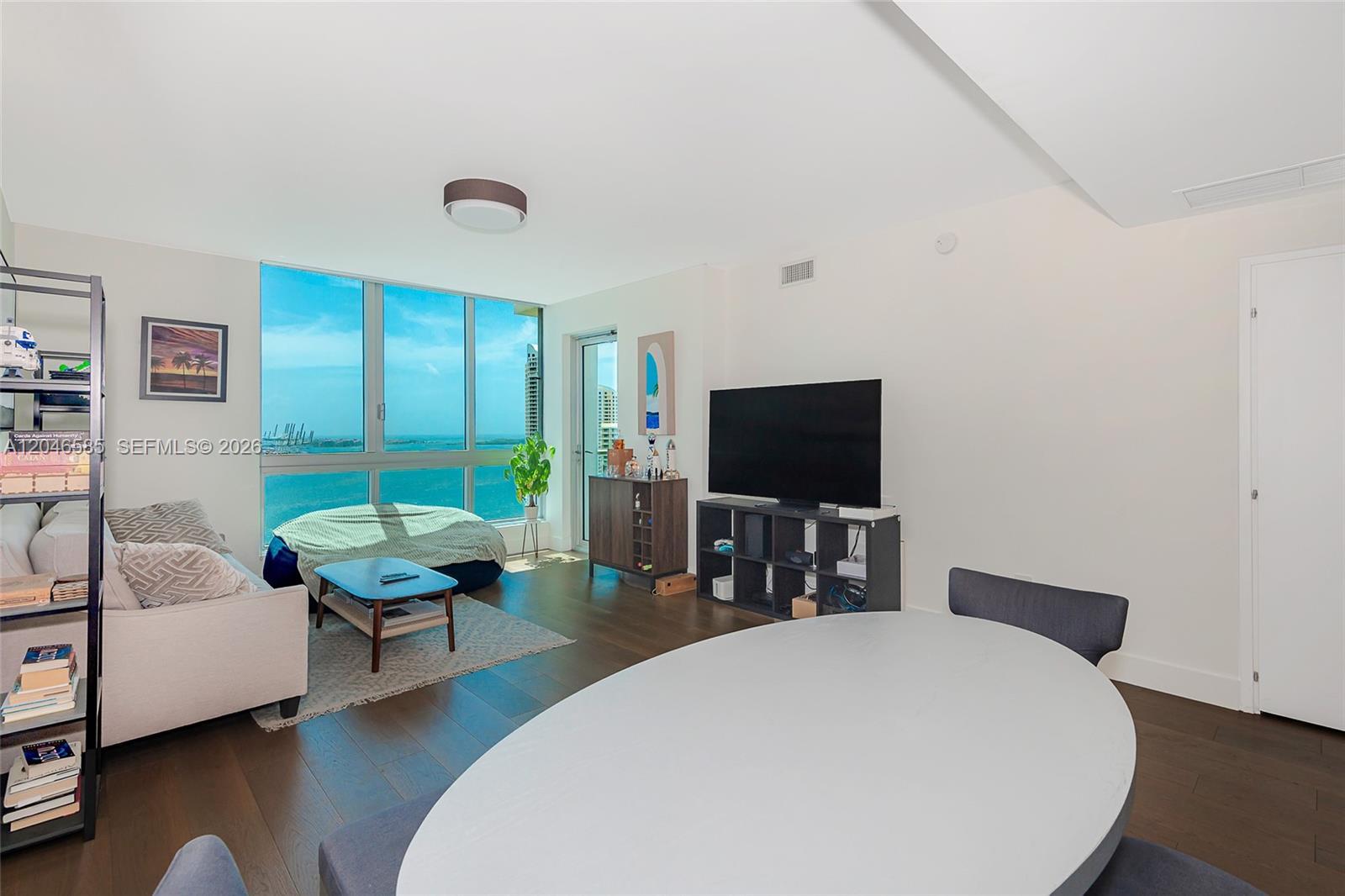 300 S Biscayne Blvd # 2612, Miami FL 33131 photo 5