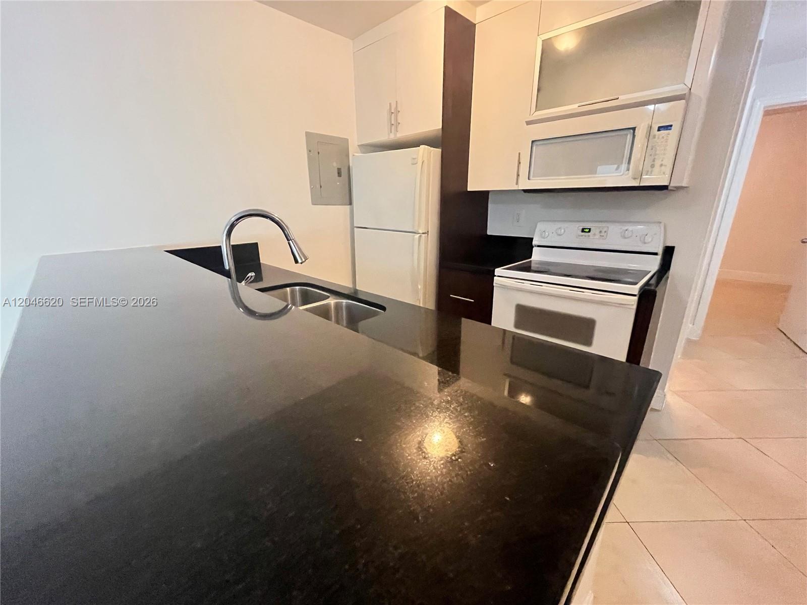 1034 Lenox Ave # 4, Miami Beach FL 33139 photo 2