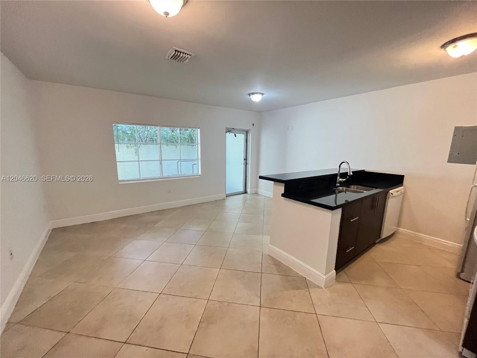 1034 Lenox Ave # 4, Miami Beach FL 33139 photo 4