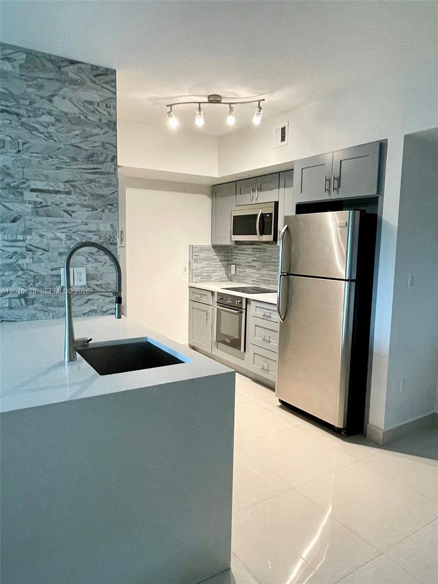 1723 SW 2nd Ave # 801, Miami FL 33129 photo 2