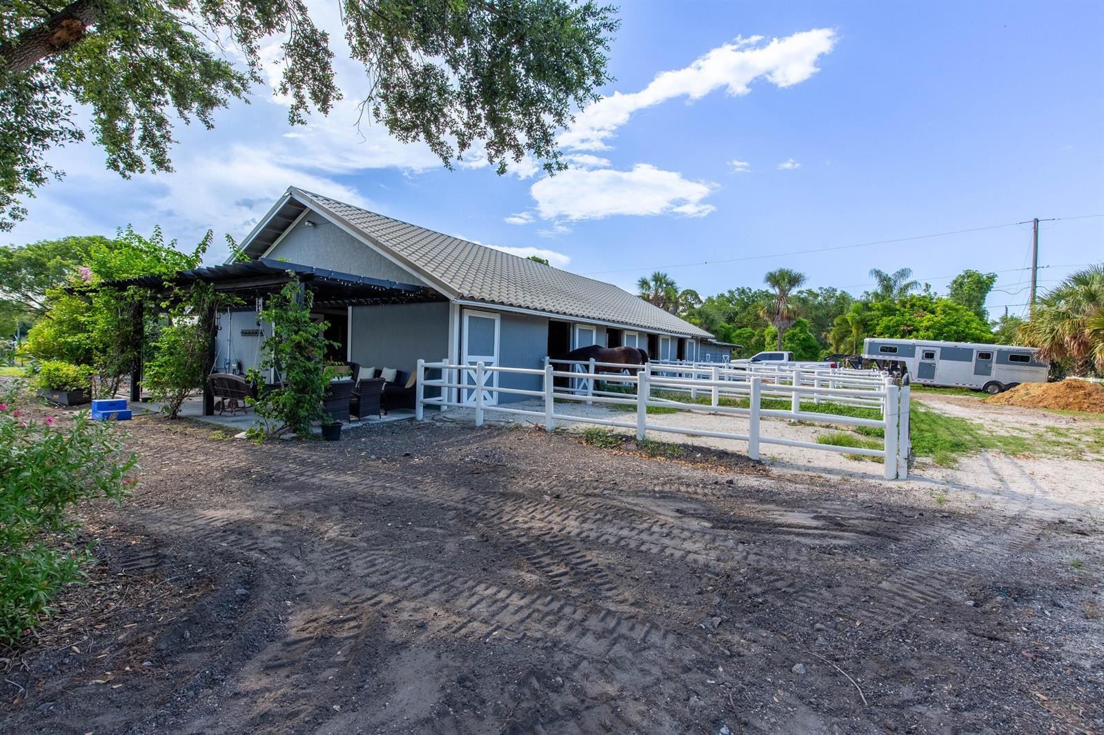 844 Arabian Drive, Loxahatchee FL 33470 photo 3