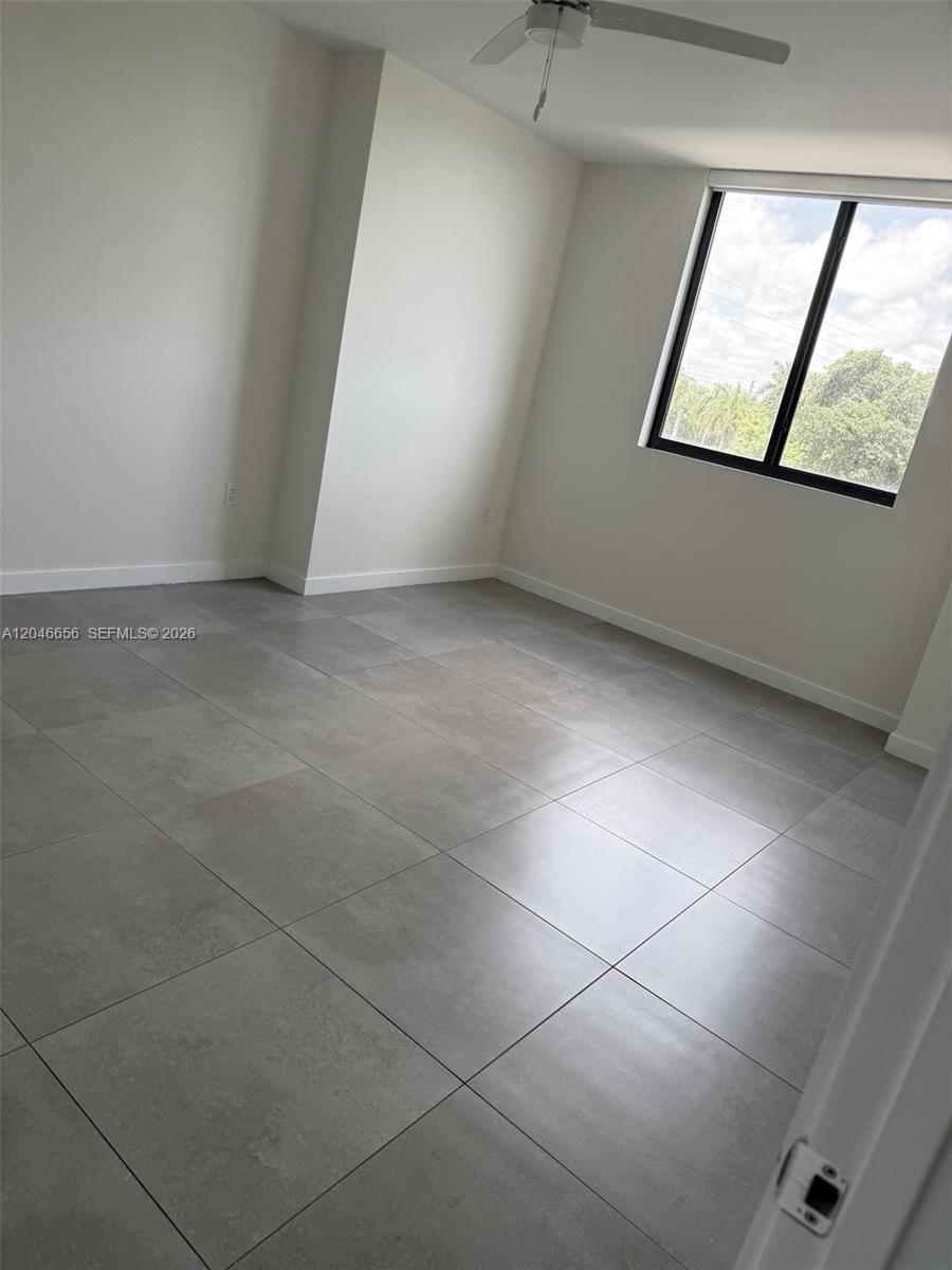 16395 Biscayne Blvd # 818, North Miami Beach FL 33160