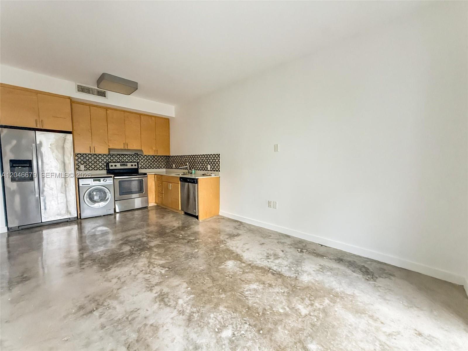 761 NW 1st St # 302, Miami FL 33128 photo 5