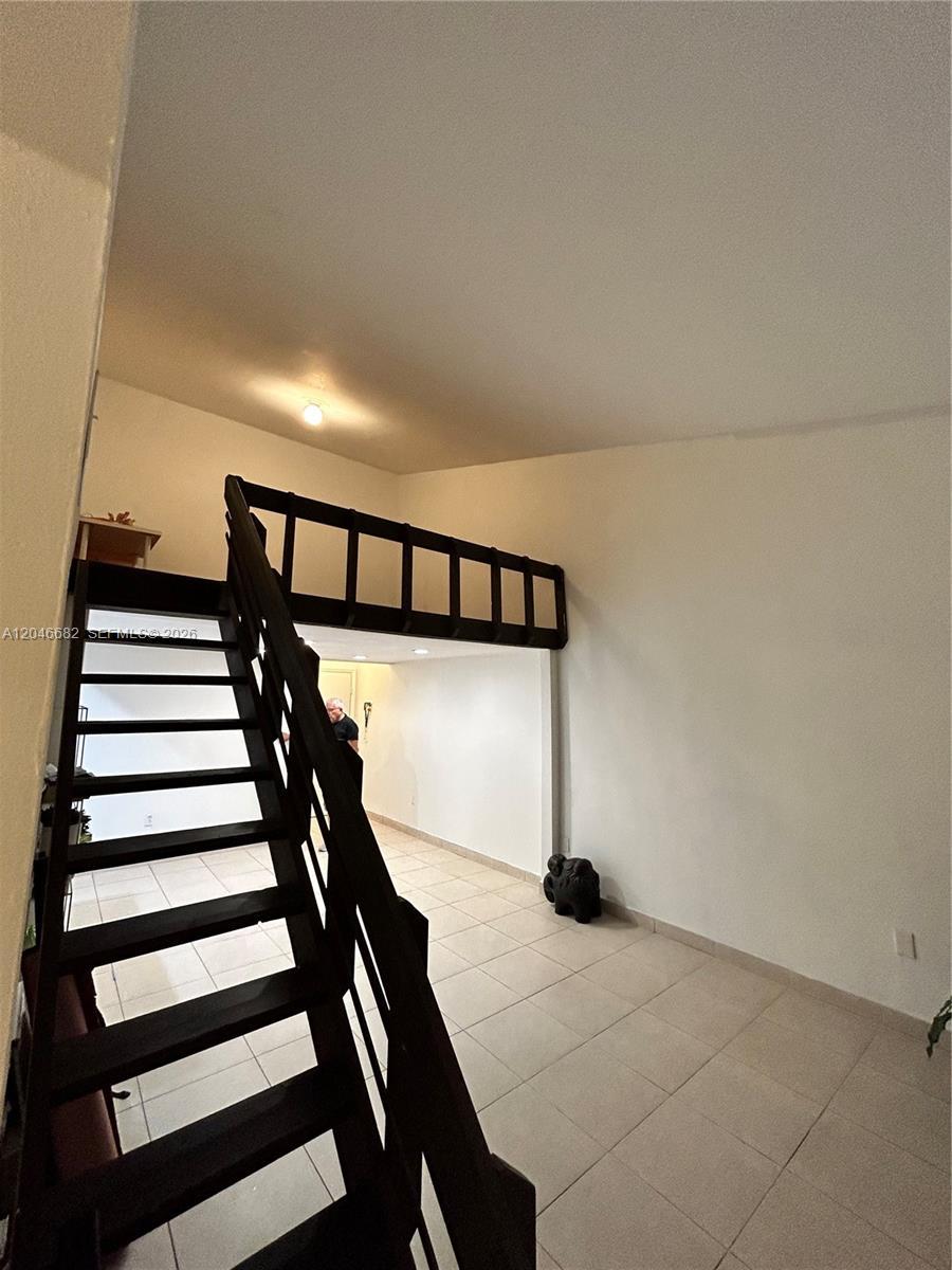 9421 Fontainebleau Blvd # 35, Miami FL 33172 photo 2