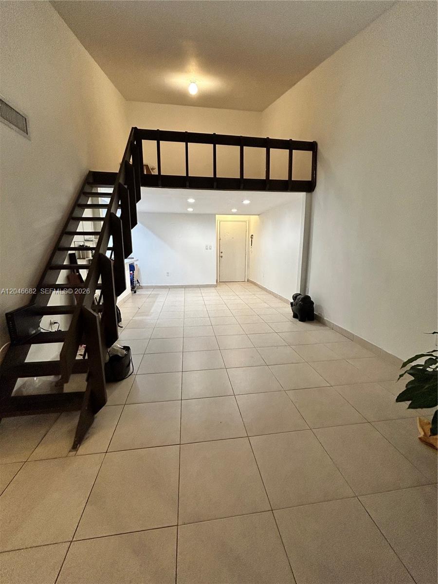 9421 Fontainebleau Blvd # 35, Miami FL 33172 photo 3