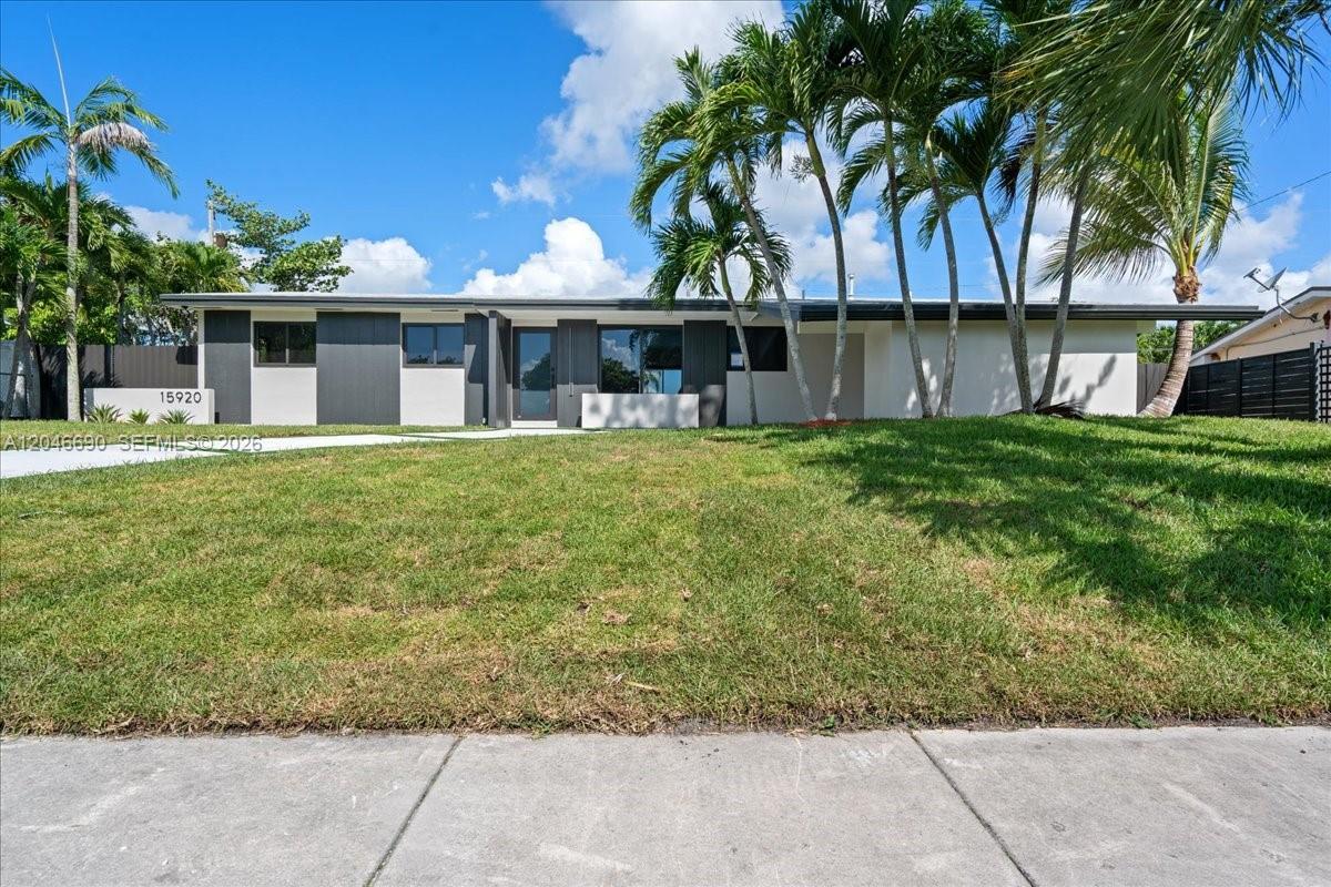 15920 SW 105th Ave, Miami FL 33157 photo 2