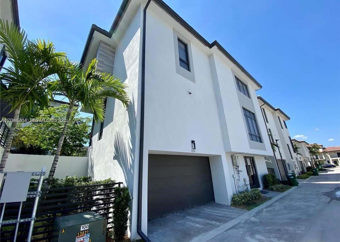 8256 NW 48th Ter, Doral FL 33166 photo 3