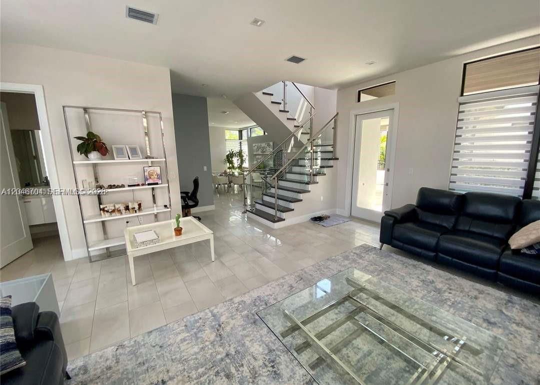 8256 NW 48th Ter, Doral FL 33166 photo 5