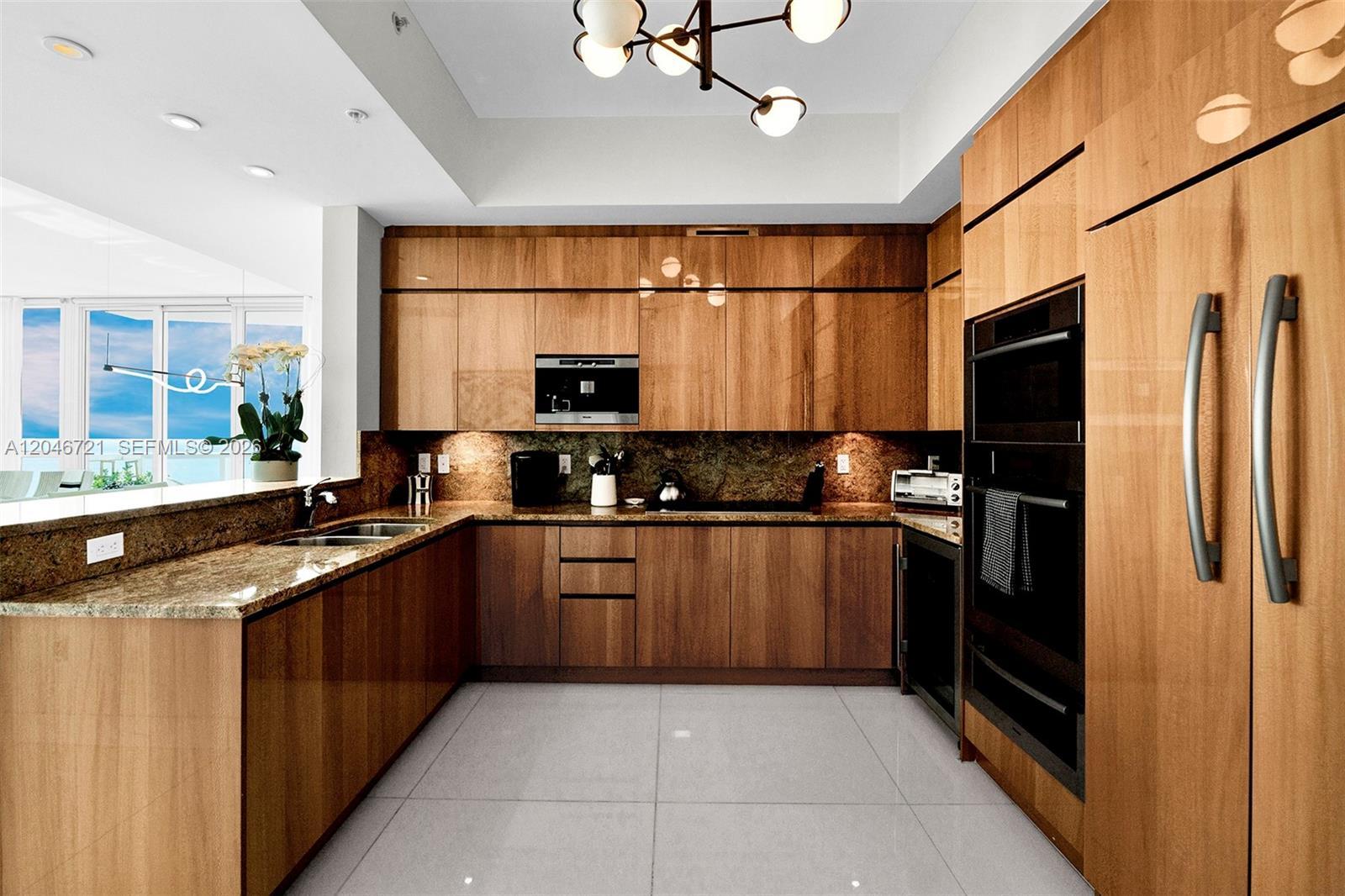 50 S Pointe Dr # 2702, Miami Beach FL 33139 photo 2