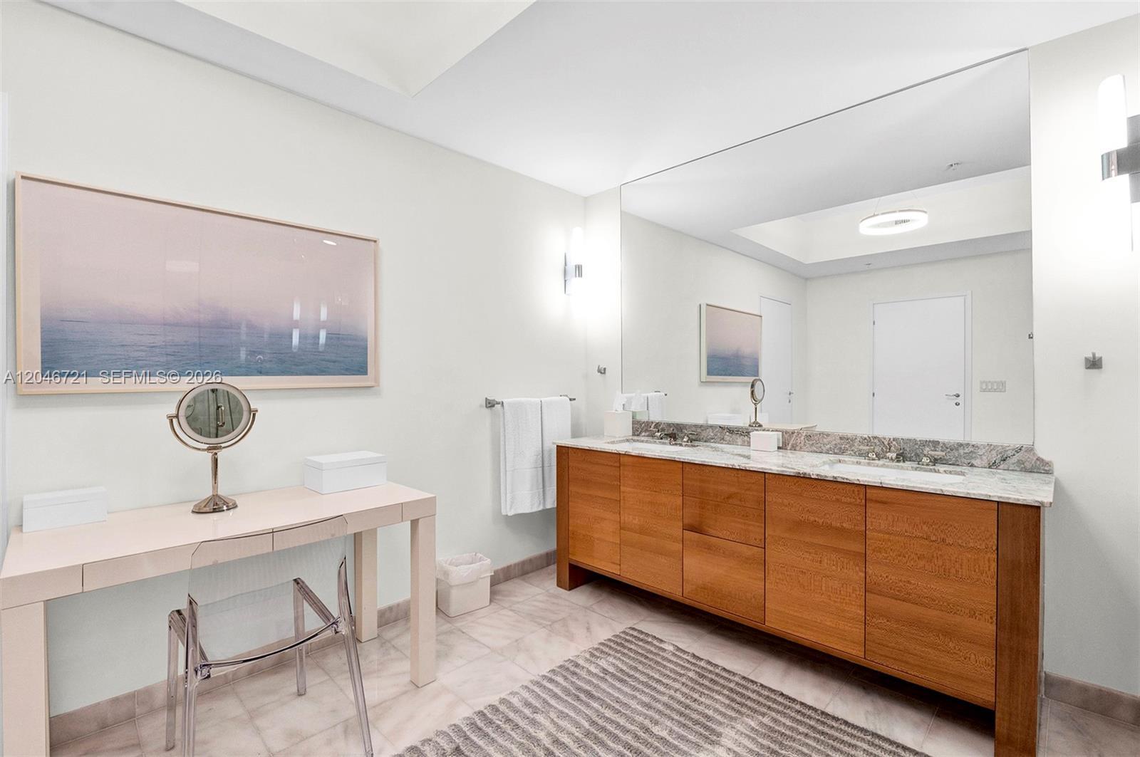 50 S Pointe Dr # 2702, Miami Beach FL 33139