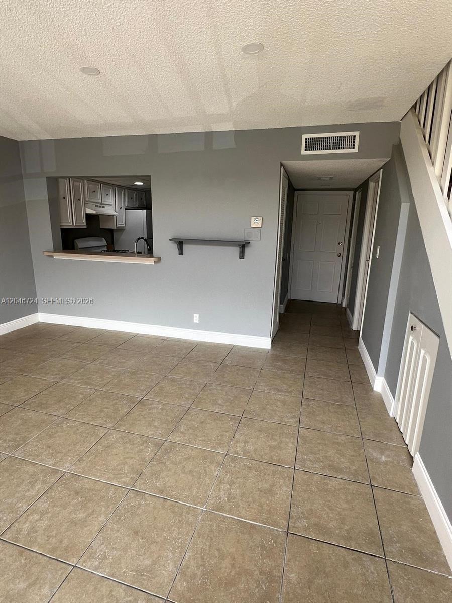 18051 NW 68th Ave # 204, Hialeah FL 33015 photo 4