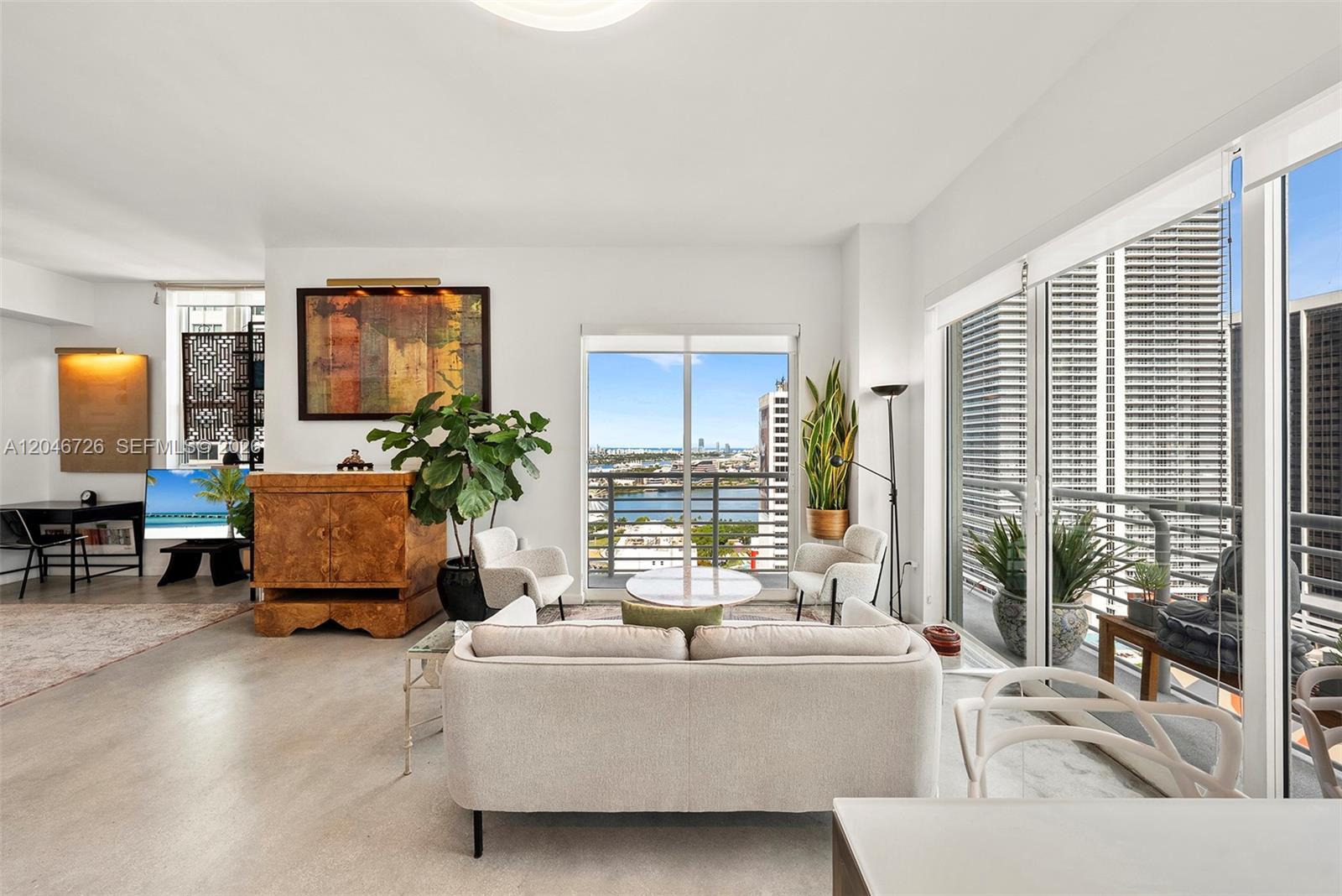 133 NE 2nd Ave # 2702, Miami FL 33132 photo 2