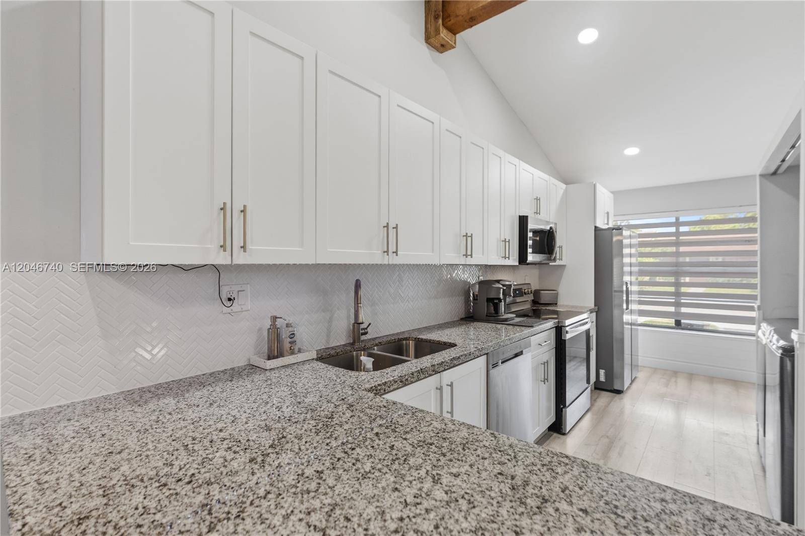 10311 Laurel Ct, Pembroke Pines FL 33026 photo 2