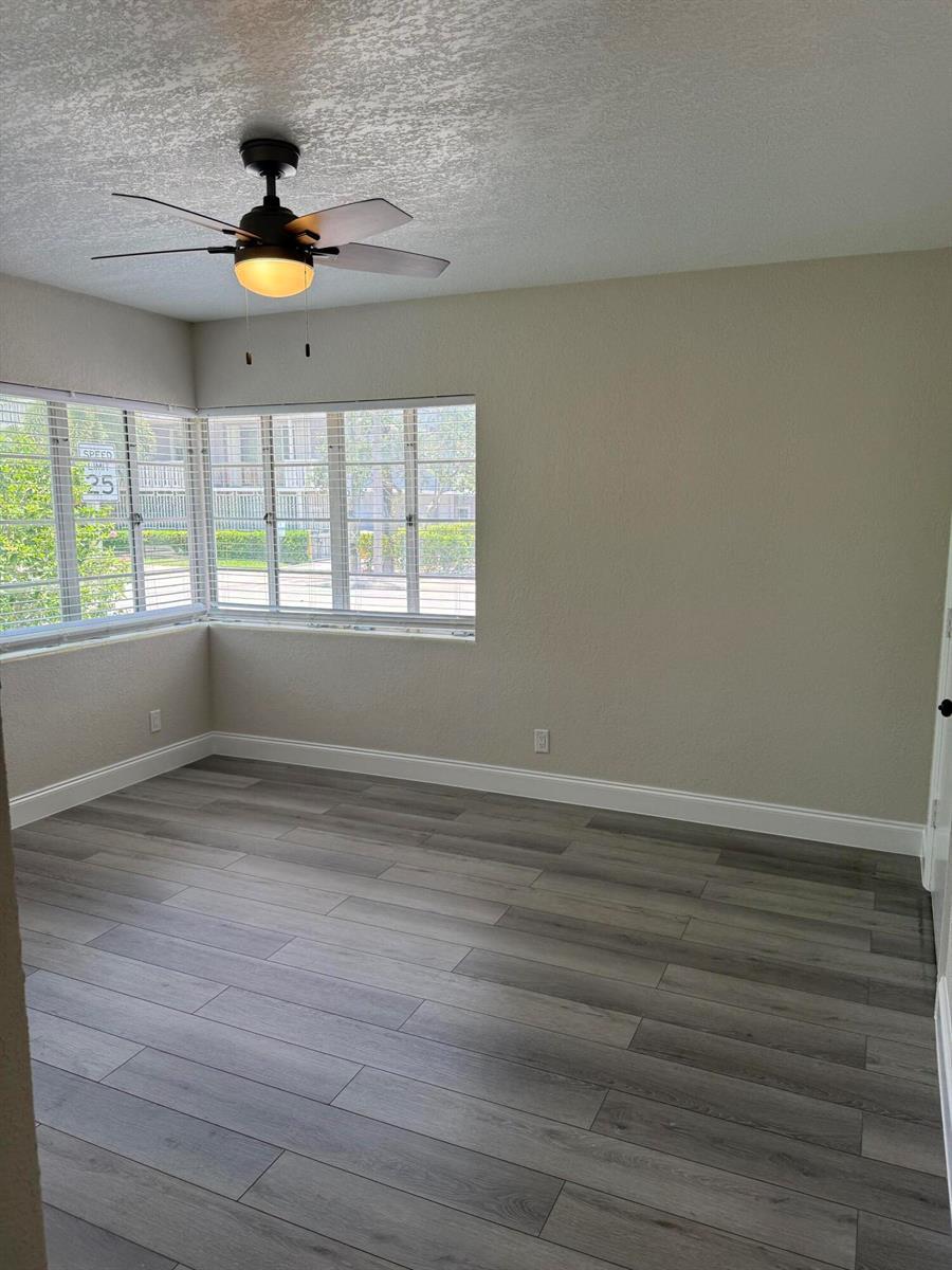 112 Lake Avenue # 1, FL 33460 photo 2