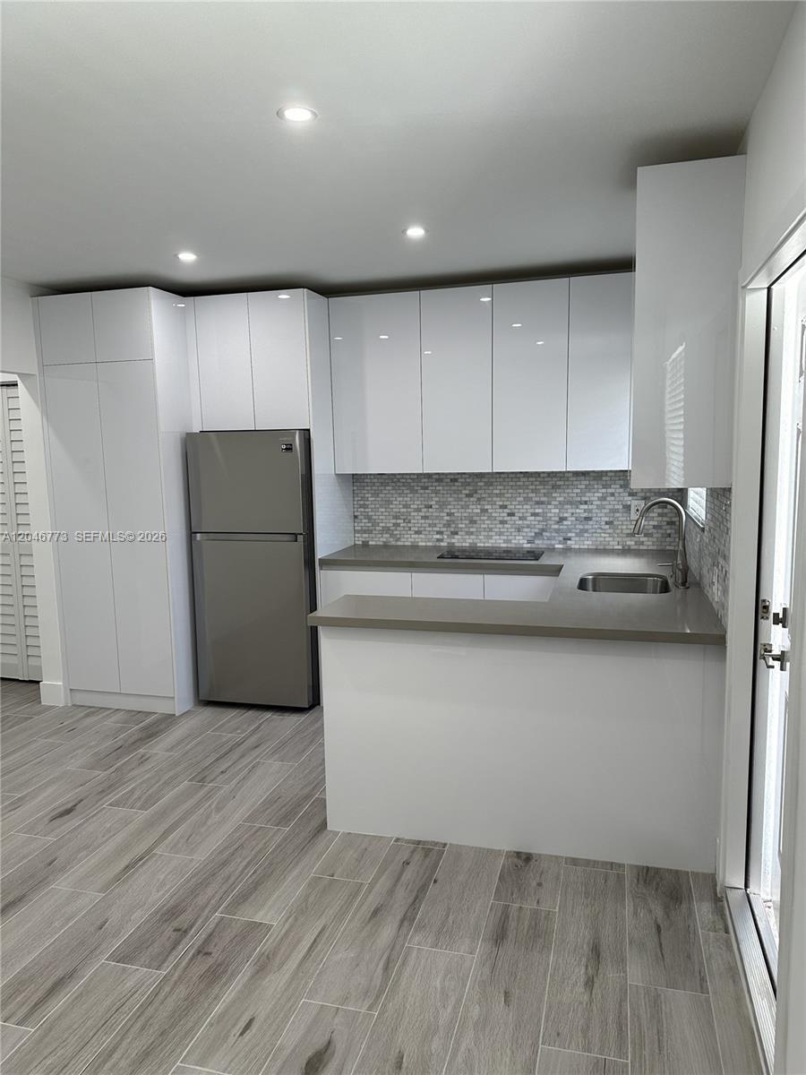 551 SW 57th Ave # 2, Miami FL 33144 photo 2