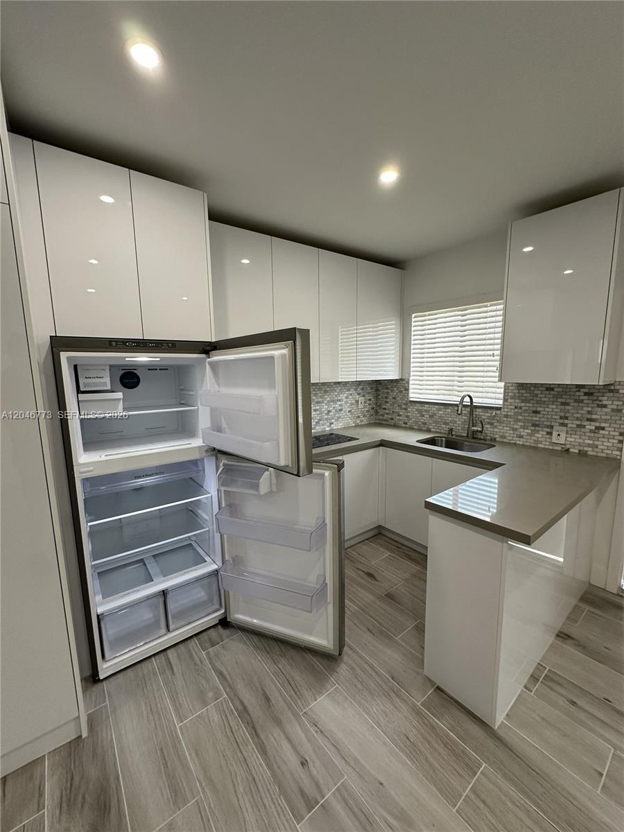 551 SW 57th Ave # 2, Miami FL 33144 photo 4