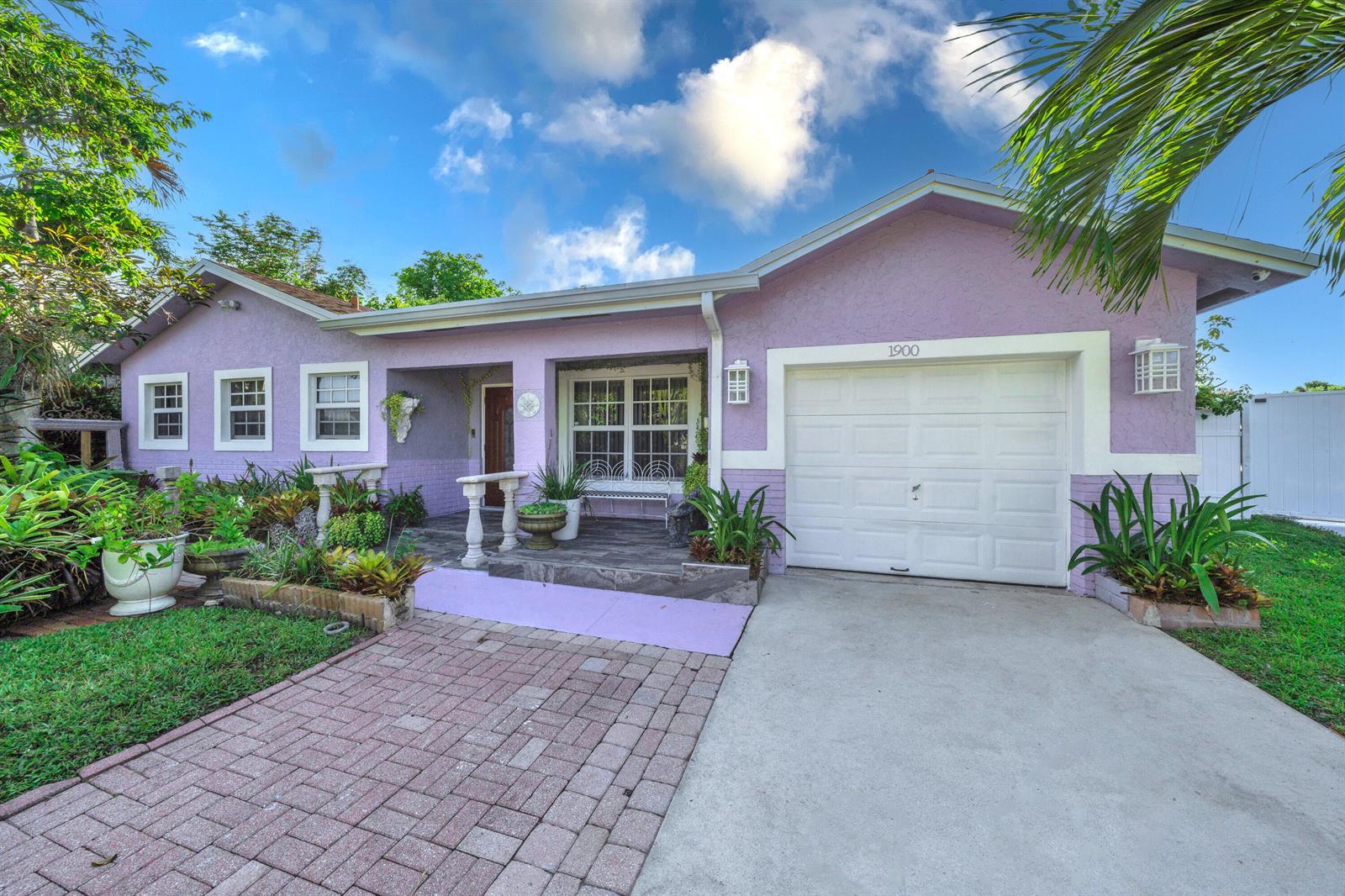 1900 SW 87th Avenue, North Lauderdale FL 33068 photo 2