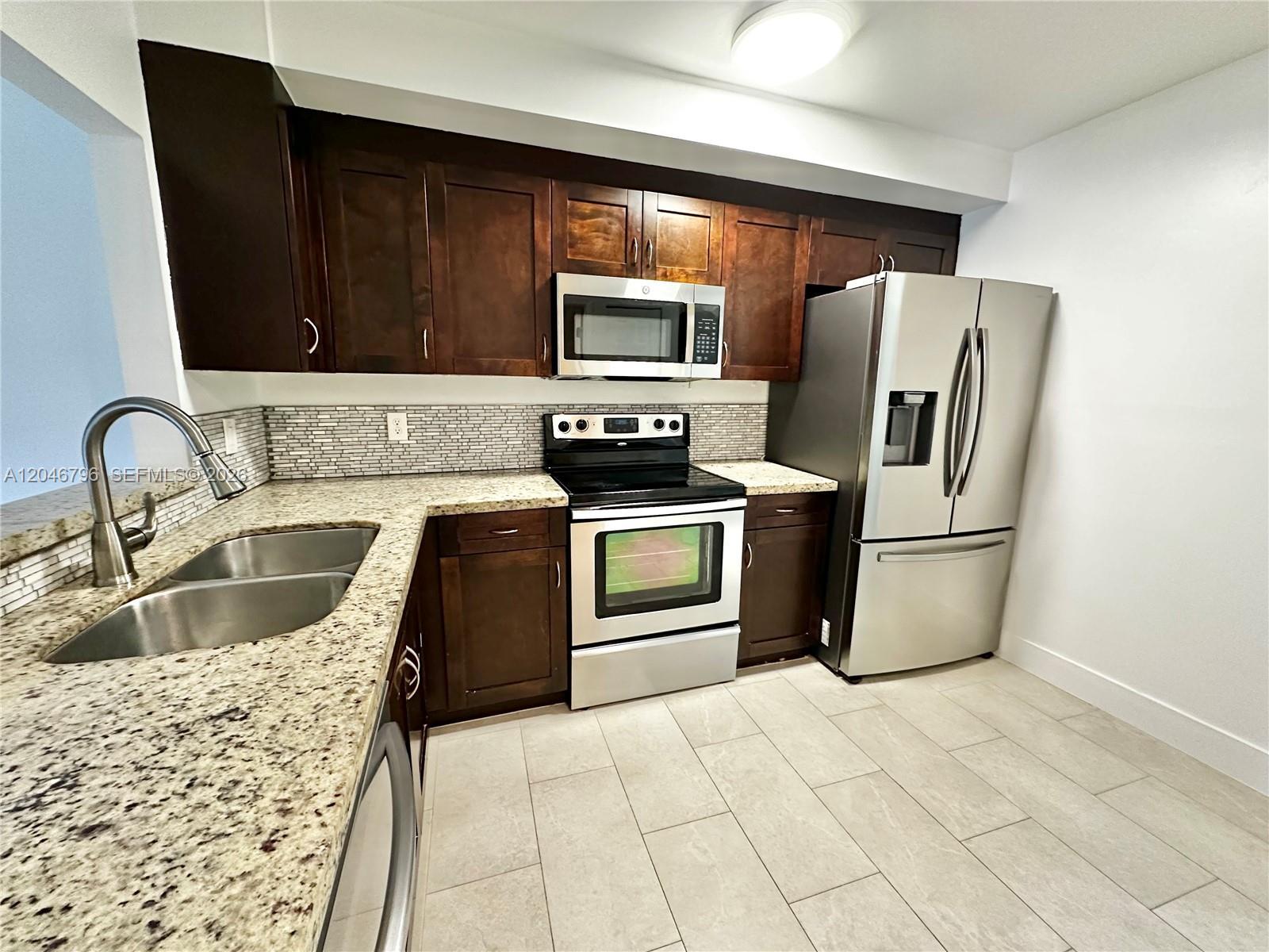 4245 S Pine Island Rd, Davie FL 33328 photo 3