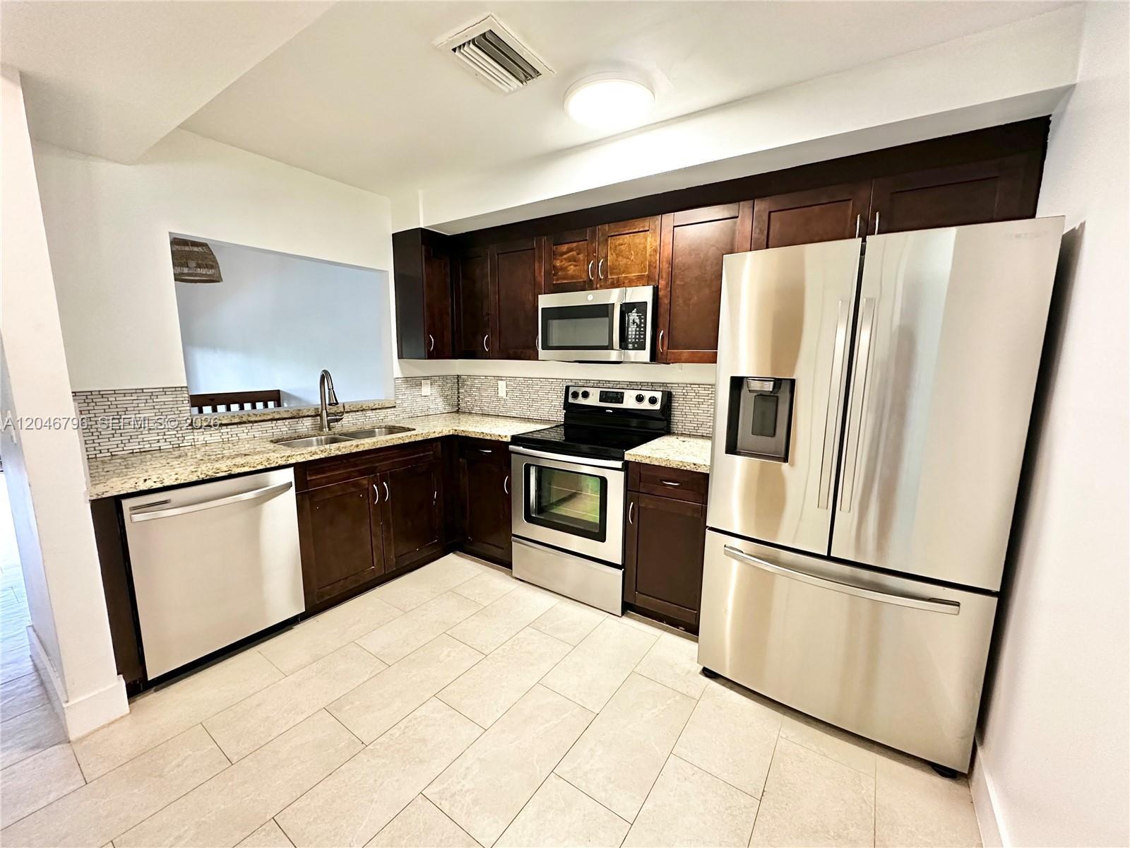 4245 S Pine Island Rd, Davie FL 33328