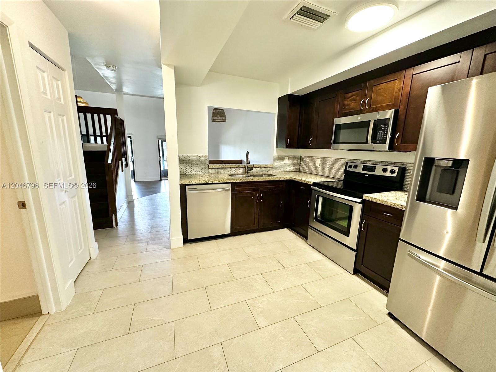 4245 S Pine Island Rd, Davie FL 33328 photo 4