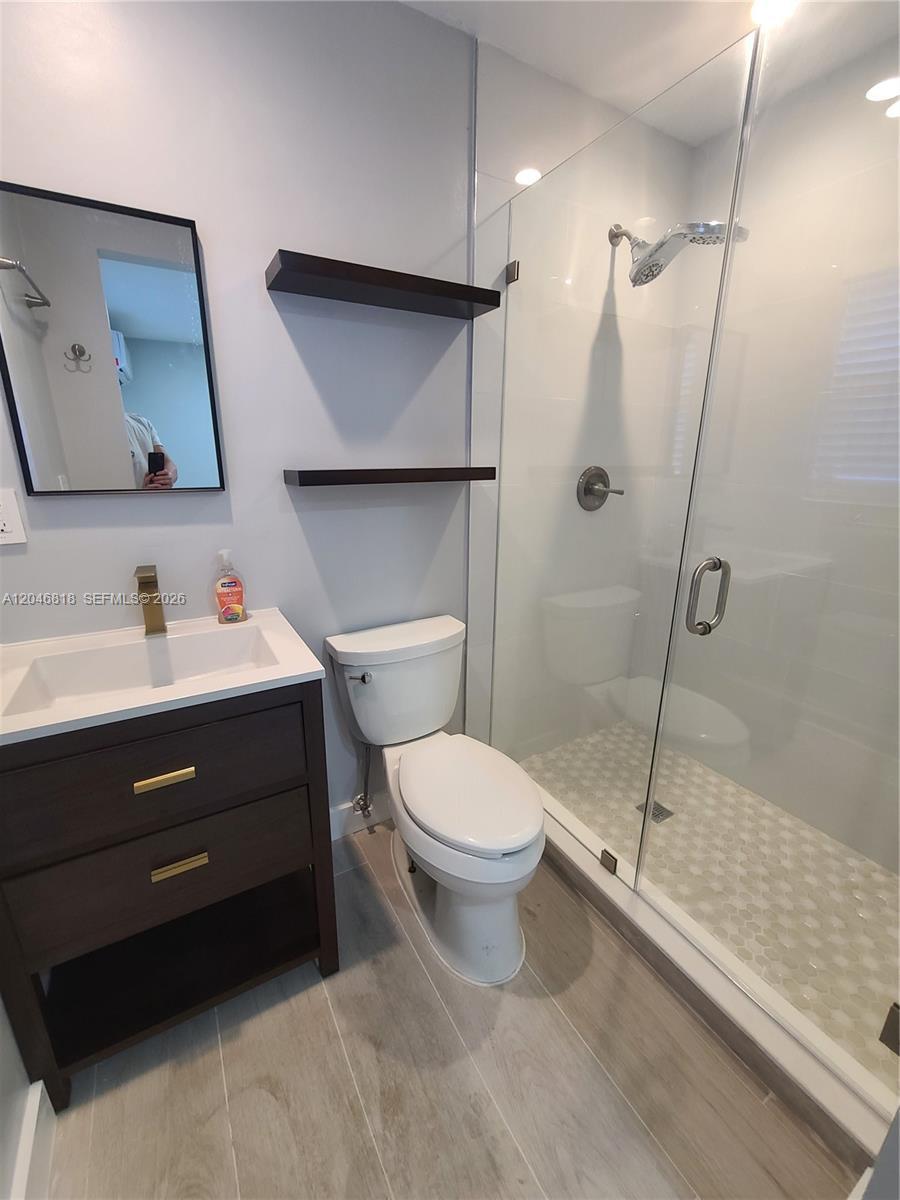 321 Hayes St # 3, Hollywood FL 33019 photo 3