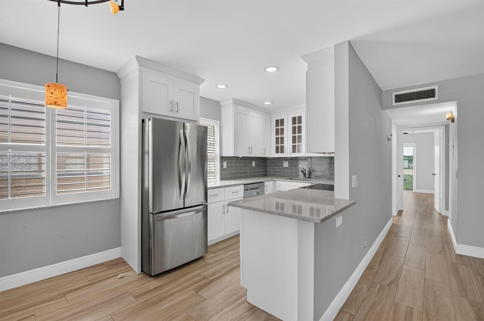 374 Capri H, Delray Beach FL 33484 photo 2