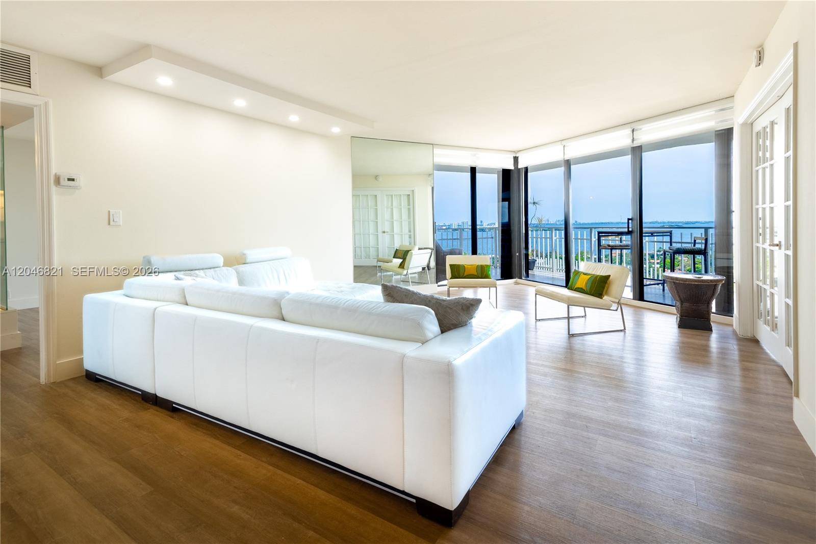 2000 Towerside Ter # 1910, Miami FL 33138