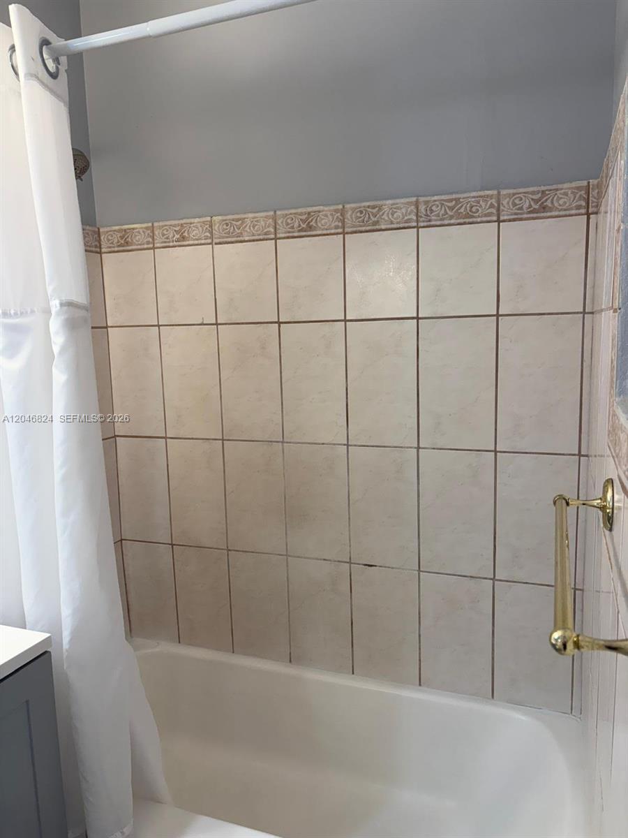 1101 NE 5th St # 1, Hallandale Beach FL 33009 photo 4