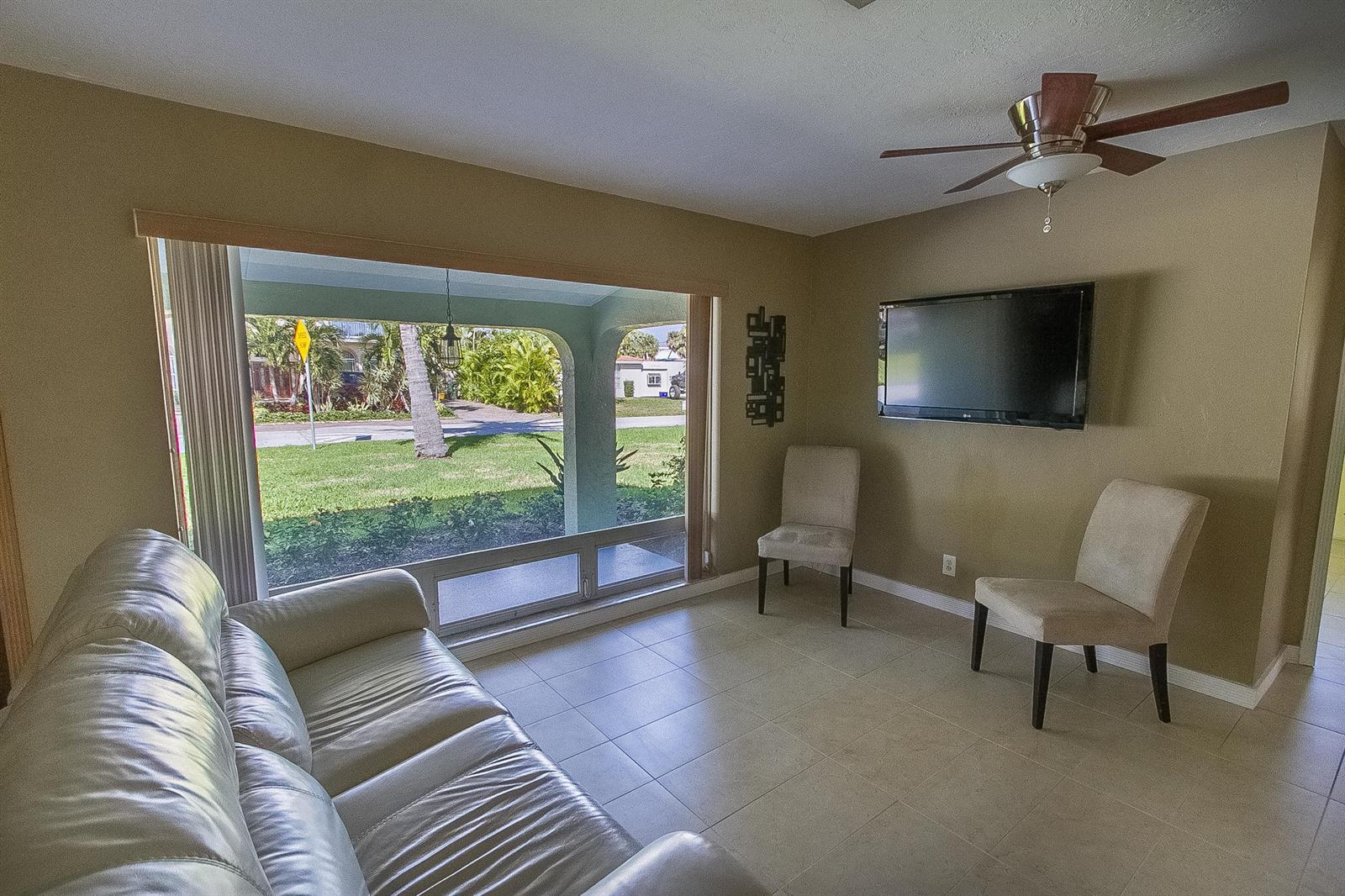 116 NW 8th Street, Boca Raton FL 33432 photo 2