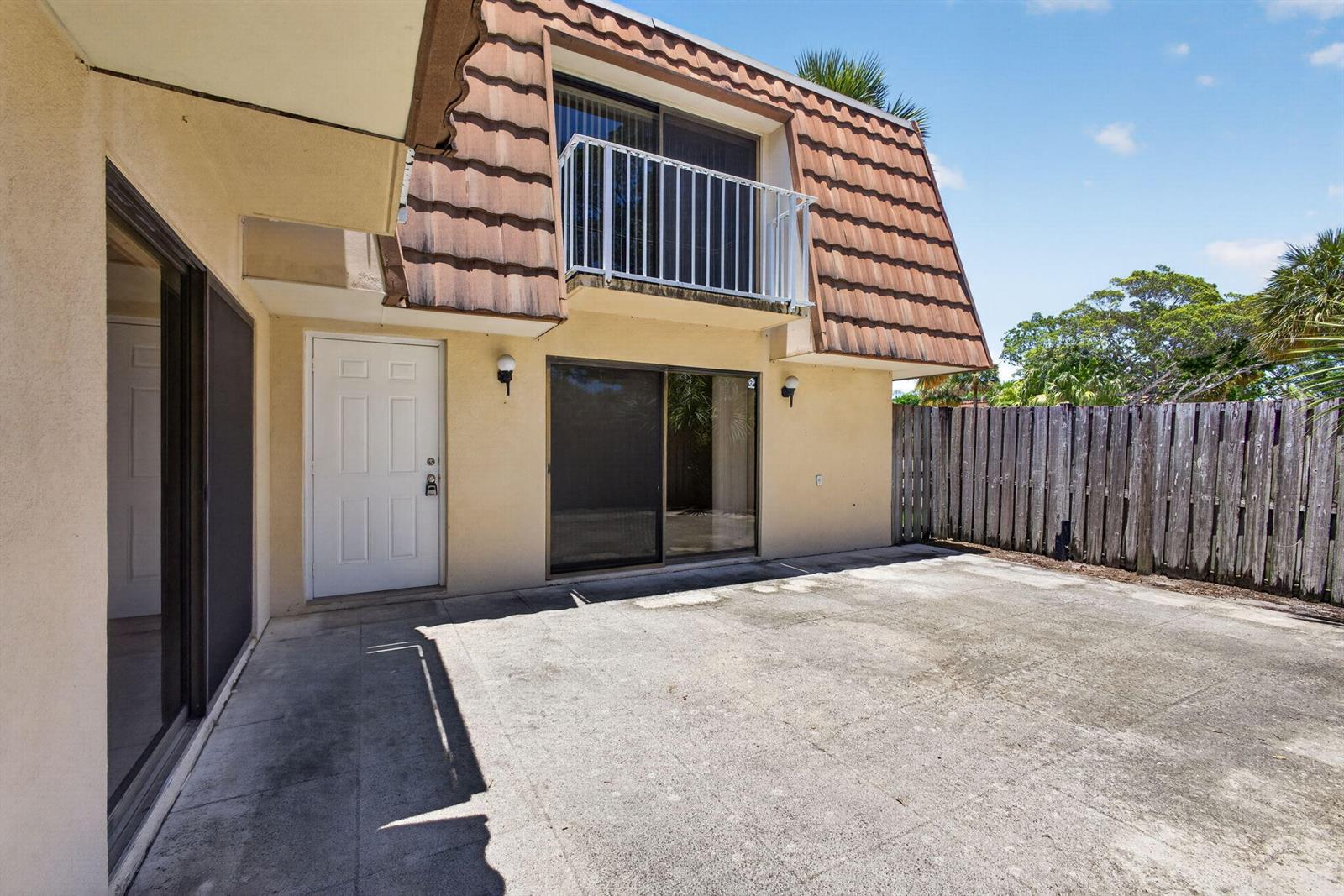 851 Blue Ridge Circle, West Palm Beach FL 33409 photo 2
