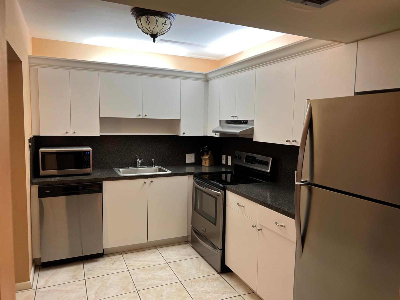 203 Suffolk, Boca Raton FL 33434 photo 2