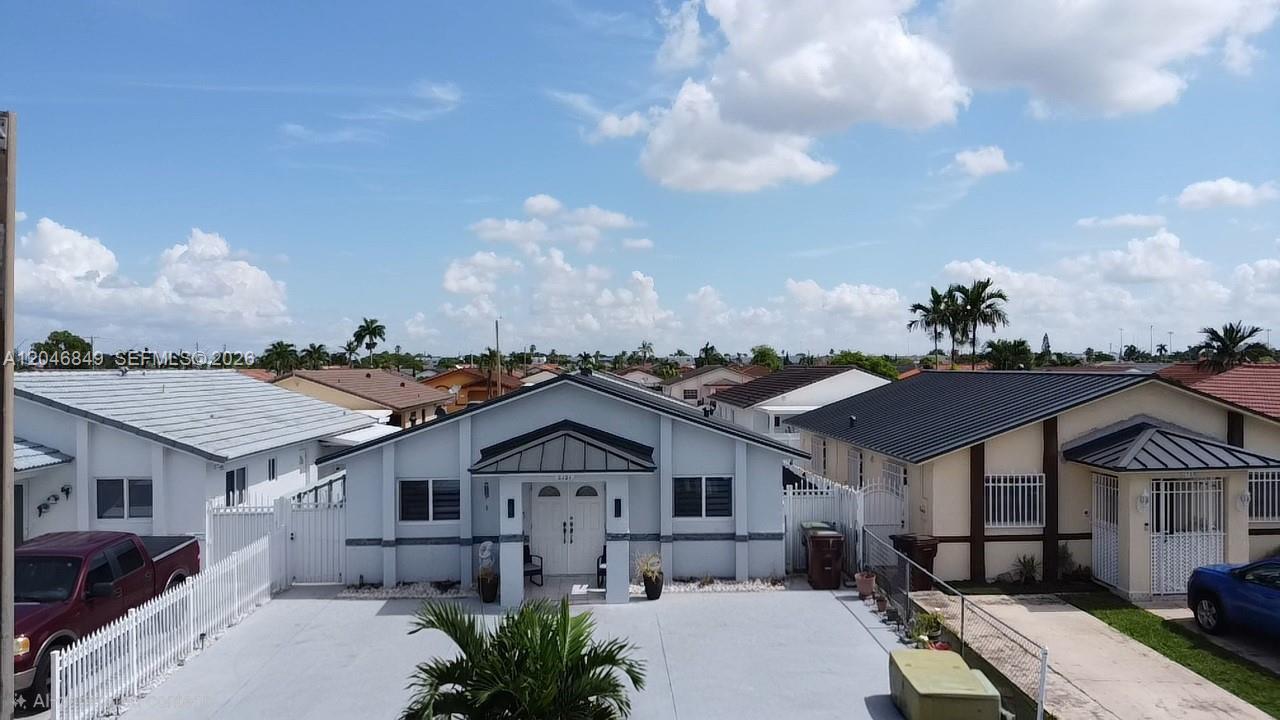 2727 W 70th St, Hialeah FL 33016 photo 2