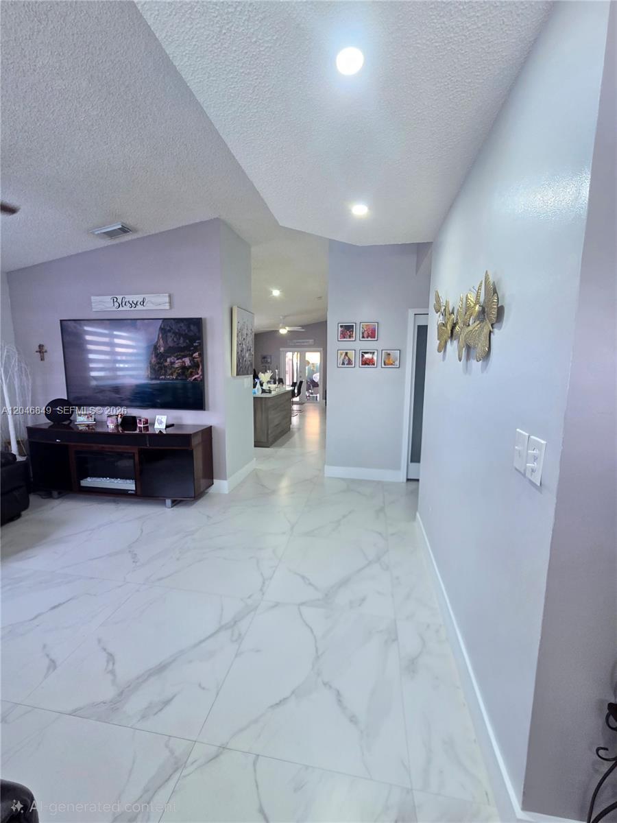 2727 W 70th St, Hialeah FL 33016 photo 3